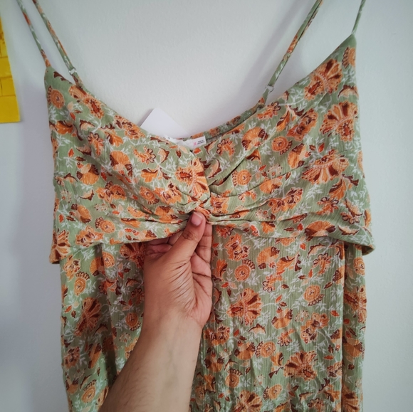 🏖️LUSH SUMMER JUMPSUIT 🏖️ - Picture 3 of 5